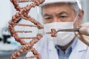 Man geconcentreerd aan moleculen aan het werken